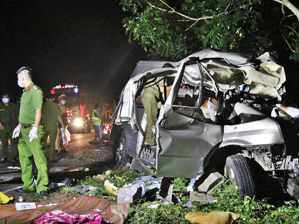 Khởi tố người giao ô tô cho phụ xe gây tai nạn chết 8 người