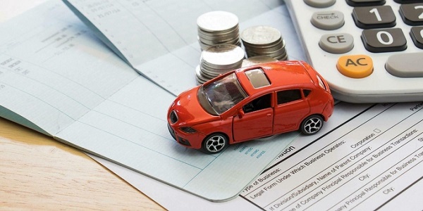 Phí bảo hiểm ôtô giảm mạnh trong 12 tháng